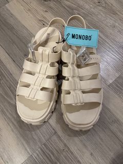 (Category: ) located in . Submitted by aidni_closet (Listing ID 1441056268, Image 1). Description: .