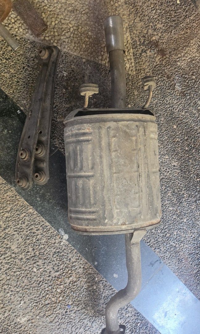 Muffler & lateral arm (Category: Body Parts and Accessories) located in Quezon City. Submitted by markietoits (Listing ID 1441029694, Image 1). Description: honda civic bigote muffler and lateral arm set..