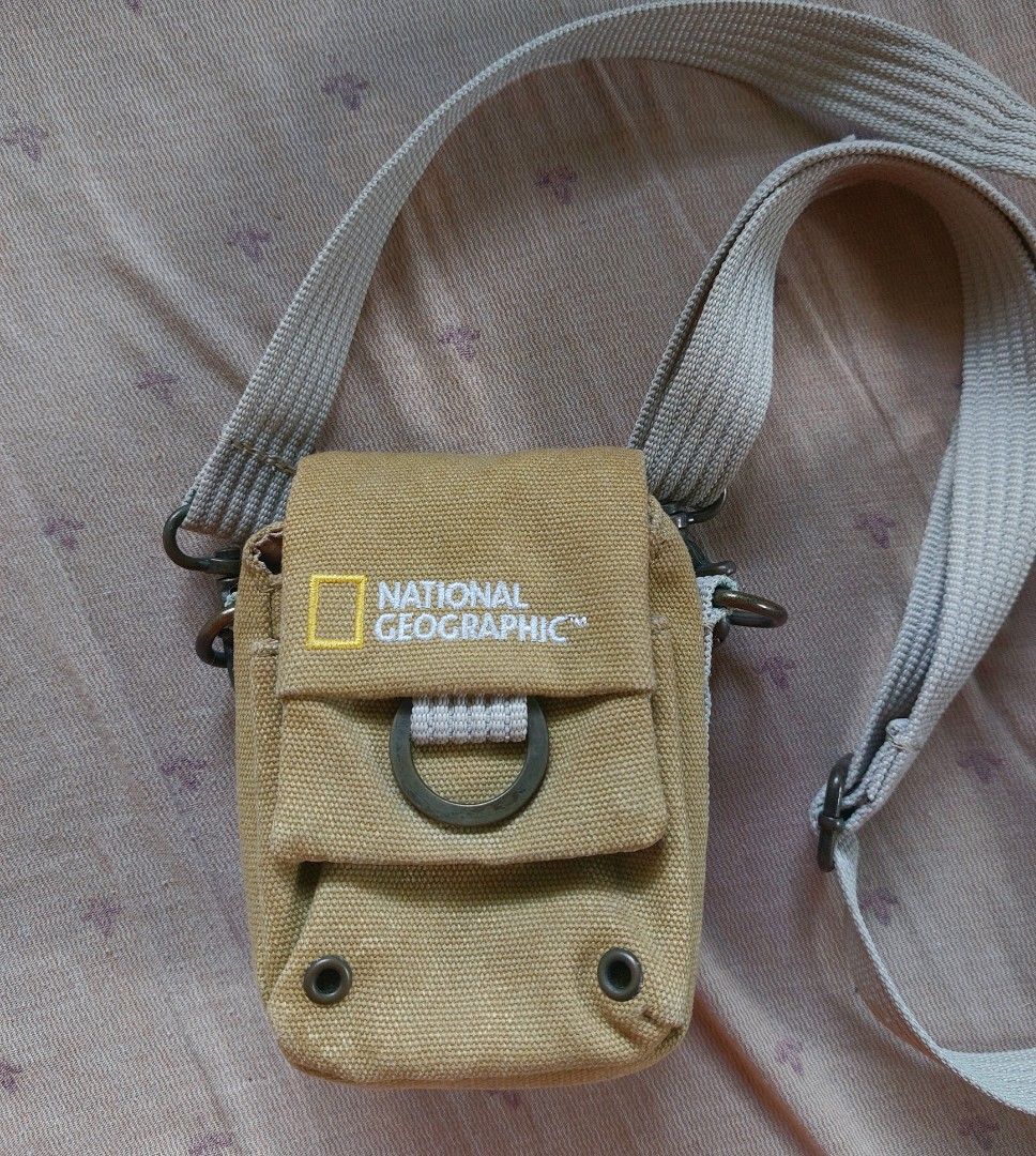 national geographic mini khaki camera bag (Category: Camera Bags & Carriers) located in Davao. Submitted by vyyrsc (Listing ID 1441027565, Image 1). Description: 𝄞 additional notes ESTIMATED measurements l ~17 cm w ~11 cm model: ng 1151.