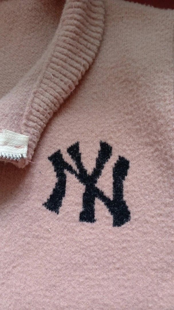 New York Yankees Full-Zip Cardigan Jacket (Category: Coats, Jackets and Outerwear) located in Manila. Submitted by njrww (Listing ID 1440980218, Image 3). Description: L: 25.5 W: 22 No issue NOTE: The chest logo is not embroidered..