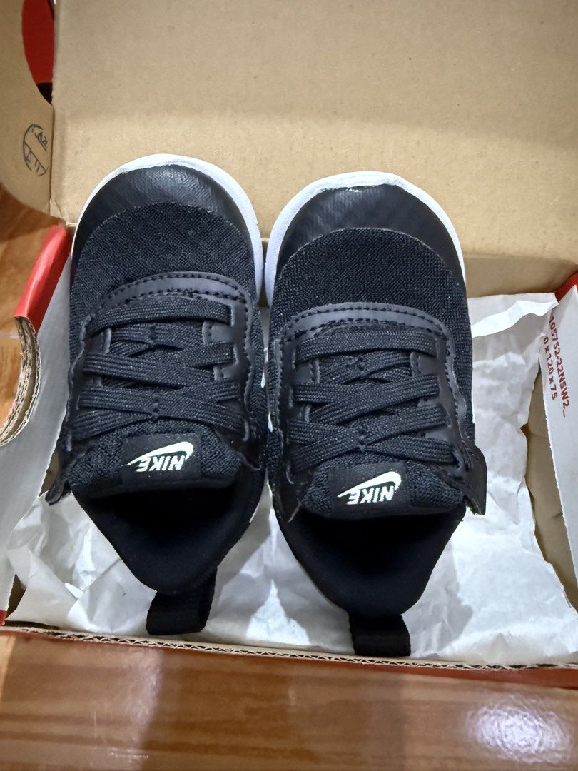 Nike Baby Shoes 4C / 10cm (Category: Babies & Kids Fashion) located in Quezon City. Submitted by wunderbare (Listing ID 1441150707, Image 2). Description: Original Nike Tanjun Easyon Size: 4C Location: QC.