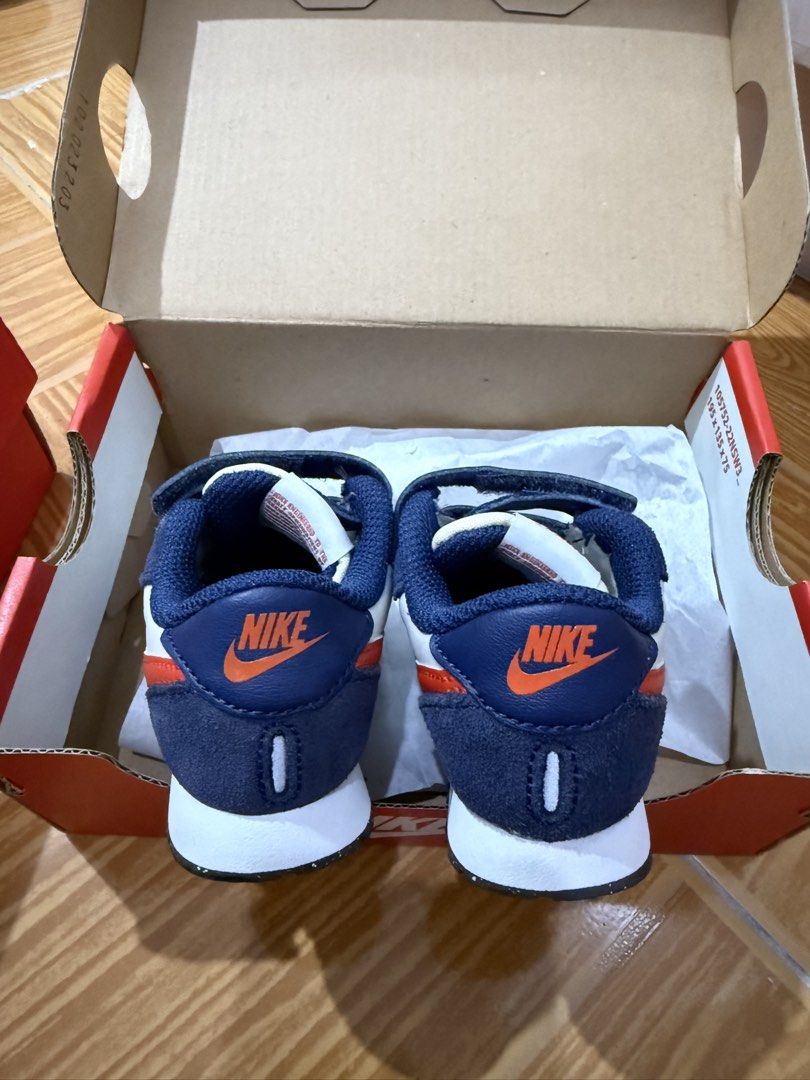 Nike Baby Shoes 4c / 10cm (Category: Babies & Kids Fashion) located in Quezon City. Submitted by wunderbare (Listing ID 1441150424, Image 2). Description: Original Nike MD Valiant (TDV) Size: 4C UK 3.5 / CM 10 / BR 18.5 / EUR 19.5 Location: QC .