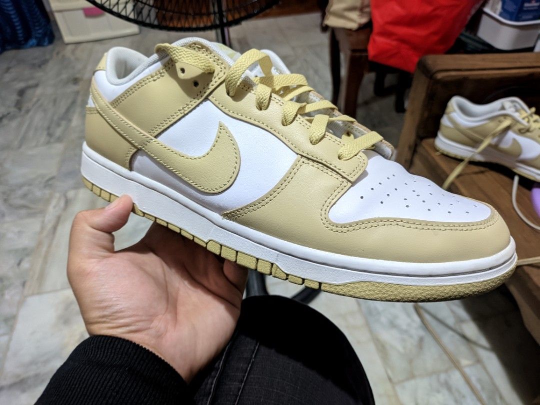 Nike Dunk Low Team Gold size 11.5us men (Category: Sneakers) located in Dagupan City. Submitted by vinekloza (Listing ID 1441155558, Image 2). Description: Nike Dunk Low Team Gold legit po 💯 size: 11.5us men condition: 9.8/10 may flaw po sa right toe box pero napaka presentable pa po 💯 Price: P1700 rfs: di na magagamit/ decluttering with OG BOX!!!! location: Brgy. Kristong Hari Christ the King Compound, Quezon City Metro Manila Open for meet-up