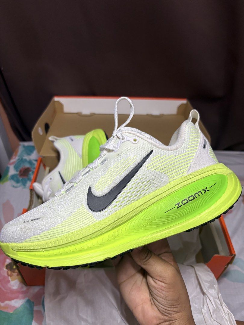 Nike Vomero 18 (Category: Sneakers) located in Rodriguez. Submitted by cathdeclutters (Listing ID 1440970577, Image 3). Description: - Womens Nike Vomero 18 - Color: White/Black - Electric Green - Size: US 6 - Brand new with original box - Extra pair, fixed price - Can do meet up in Montalban.