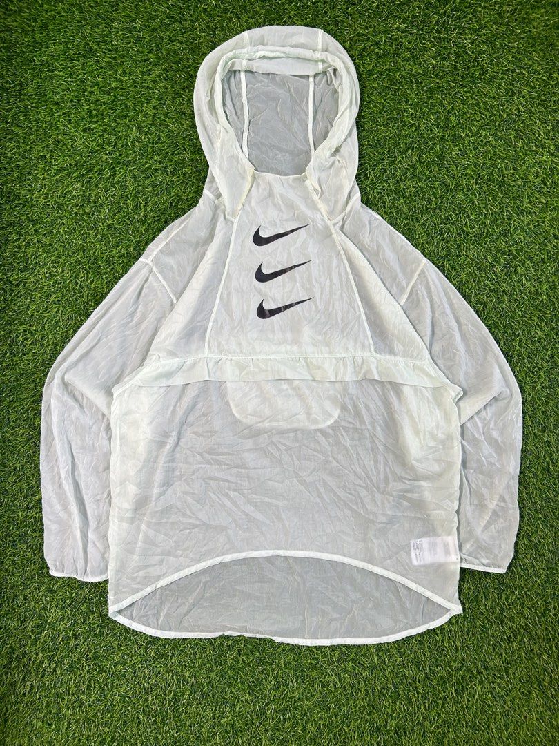 Nike Women’s Running DVN Packable Jacket (Category: Activewear) located in Davao. Submitted by echoloots (Listing ID 1441066251, Image 1). Description: Nike Women’s Running DVN Packable Jacket 23 x 25/30.5(Medium on tag) Color Rate - 9.5/10 Excellent Condition No Issues/Flaws - Packable - Super Lightweight 1200 + SF.