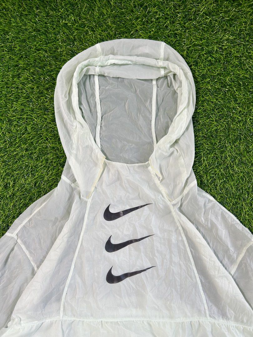 Nike Women’s Running DVN Packable Jacket (Category: Activewear) located in Davao. Submitted by echoloots (Listing ID 1441066251, Image 3). Description: Nike Women’s Running DVN Packable Jacket 23 x 25/30.5(Medium on tag) Color Rate - 9.5/10 Excellent Condition No Issues/Flaws - Packable - Super Lightweight 1200 + SF.