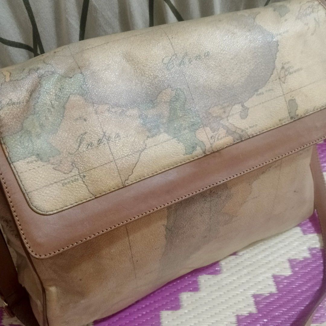 NO ISSUE! NO ISSUE! (Category: Luxury Bags & Wallets) located in Manila. Submitted by sheng2223 (Listing ID 1441017892, Image 3). Description: .
