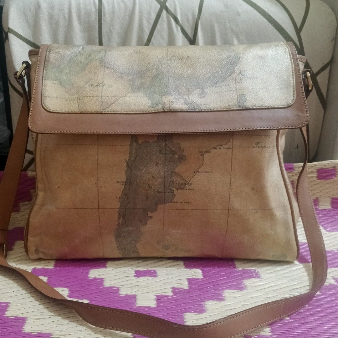 NO ISSUE! NO ISSUE! (Category: Luxury Bags & Wallets) located in Manila. Submitted by sheng2223 (Listing ID 1441017892, Image 1). Description: .