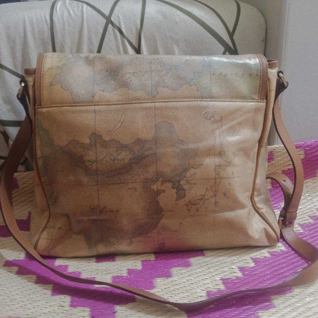 NO ISSUE! NO ISSUE! (Category: Luxury Bags & Wallets) located in Manila. Submitted by sheng2223 (Listing ID 1441017892, Image 2). Description: .