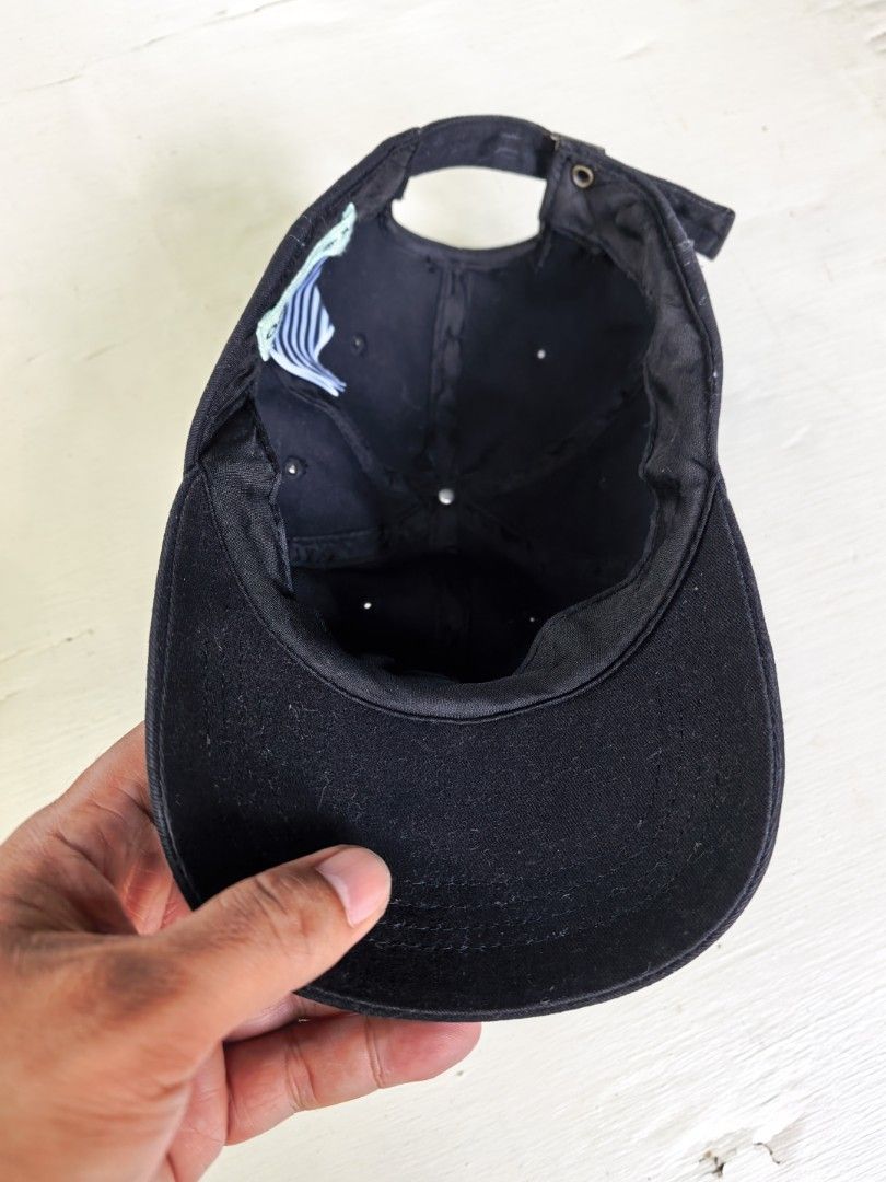 Off-White Baseball Cap (Category: Caps & Hats) located in Bacolod City. Submitted by bag_o.bukad (Listing ID 1440986955, Image 3). Description: - Authentic Off-White cap - Color: Black - Signature white diagonal stripes - Classic baseball cap design - Adjustable strap at the back for a custom fit - Ideal for everyday styling - Iconic streetwear piece Off/Fake 680 + sf.