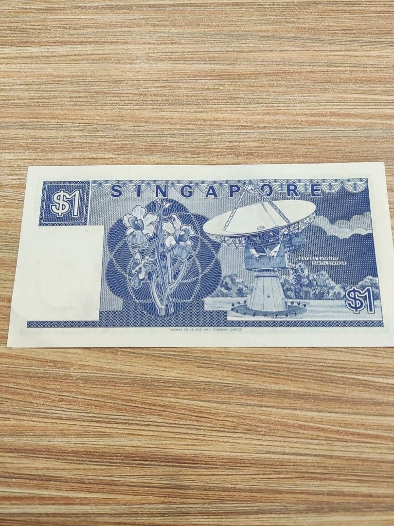 Old note (Category: Currency) located in Singapore. Submitted by jadehome88 (Listing ID 1441069468, Image 2). Description: old $1 note.