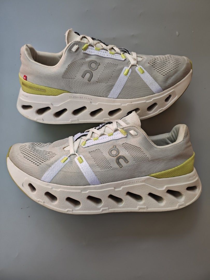 ON CLOUD ECLIPSE (Category: Sneakers) located in Legazpi City. Submitted by mr.solelution (Listing ID 1441095522, Image 2). Description: • ON CLOUD ECLIPSE ( MEN ) • SIZE: 11us / 45euro / 29cm • EXCELLENT CONDITION • FIXED SOCKLINE, MINOR HEELDRAG LOCATION: LEGAZPI ALBAY BICOL 📍 PLUS SHIPPING FEE 💵.