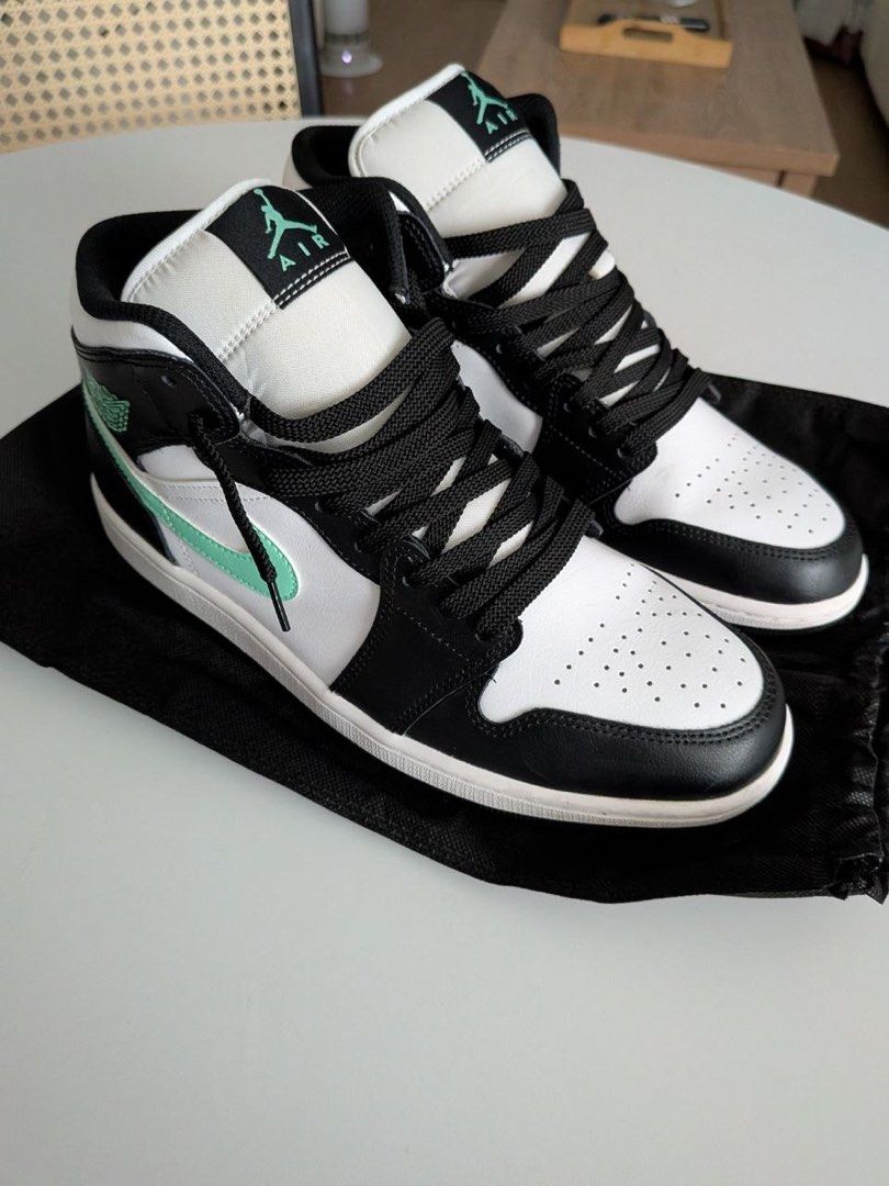 ORIGINAL Nike Air Jordan 2 Mint Black White (Category: Sneakers) located in Quezon City. Submitted by wolfkeith (Listing ID 1440973853, Image 3). Description: Authentic Nike Air Jordan J2 US 10.5 Black, White, Turquoise Bought in a mall Barely used Loc QC.