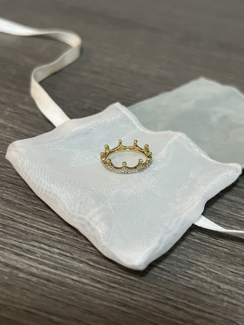 Pandora Clear Sparkling Crown Ring (Category: Rings) located in Cebu City. Submitted by beyond.curations (Listing ID 1441100041, Image 1). Description: Pandora Clear Sparkling Crown Ring Authentic Made : Sterling Silver 925.