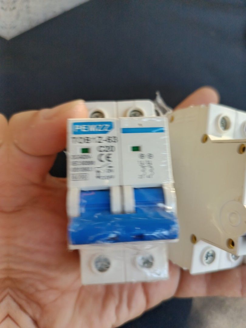 PEMZZ TOB1Z-63 Circuit Breakers (C10, C20, C50) (Category: Electrical, Adaptors & Sockets) located in Rizal. Submitted by richraven539699 (Listing ID 1441044915, Image 2). Description: 250 nalang po bawat isa DC 50 DC 10 DC 20 bagay sa solar diy small setup niyo Antipolo po location ko Pickup or Lalamoves Sagot niyo po SF.