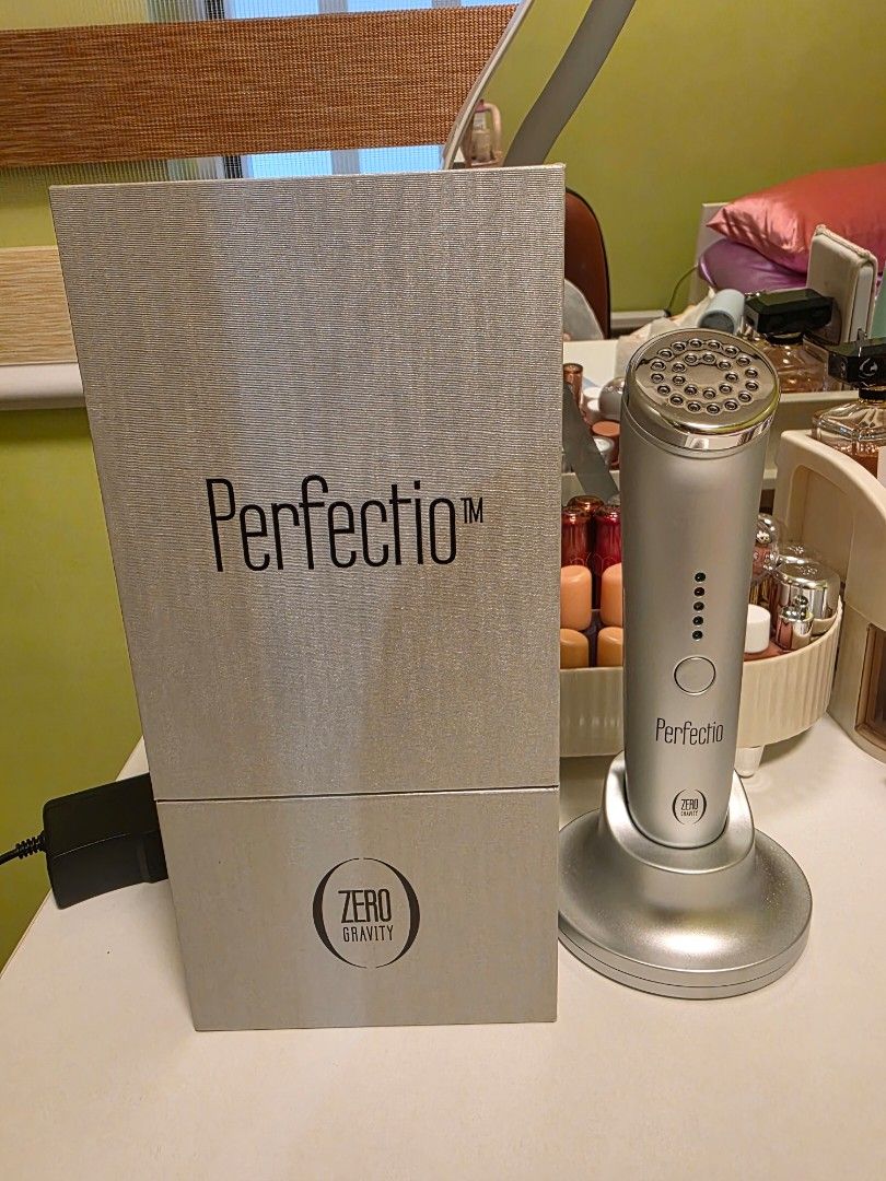 Perfectio Zero Gravity Led Facial Device (Category: Face Care) located in Binan City. Submitted by korean9irl (Listing ID 1441012780, Image 1). Description: - Perfectio Zero Gravity handheld beauty device - complete inclusion: base, box, and charger - Ideal for at-home beauty treatments *price is negotiable.