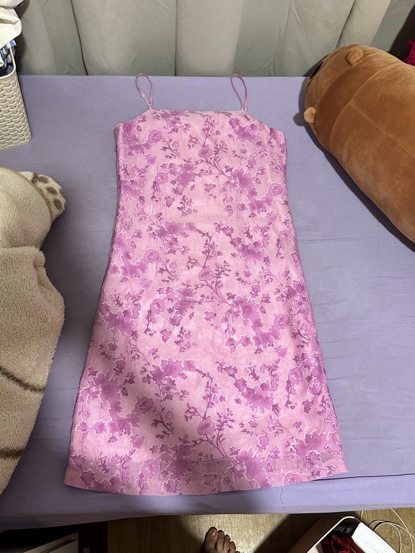 Pink Floral Spaghetti Strap Mini Dress (Category: Dresses) located in Antipolo. Submitted by soshops (Listing ID 1441065400, Image 1). Description: - Adorable pink dress with a charming purple floral print. - Features delicate spaghetti straps and a stylish square neckline. - Flattering mini length. - Fully lined for comfort and a polished look. - Knee Length - Fits XS-S.