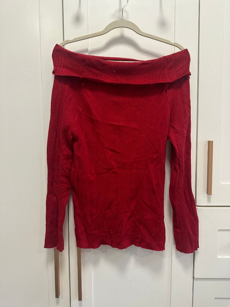 plus size - red off-shoulder ribbed sweater (1xl) (Category: Longsleeves) located in Muntinlupa City. Submitted by hello.fran (Listing ID 1441039836, Image 1). Description: 👗 about the item: - red off-shoulder sweater - ribbed texture all over - long sleeves - relaxed fit - side slits for added flair - perfect for casual or dressy occasions ✨ reason for selling: decluttering! just clearing out space in my closet. 💵 mode of payment: maribank/bpi