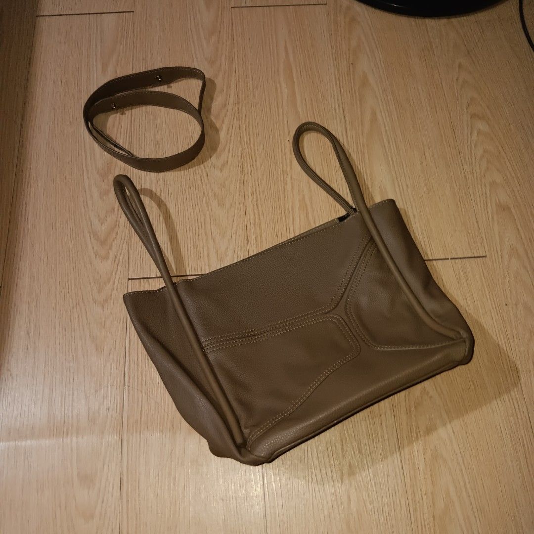 Pre-loved Bags (Category: Shoulder Bags) located in Taguig. Submitted by ncomn (Listing ID 1441093648, Image 2). Description: - Take all 3 bags for 399 or 159 each - Pre-loved condition, pls manage expectations.