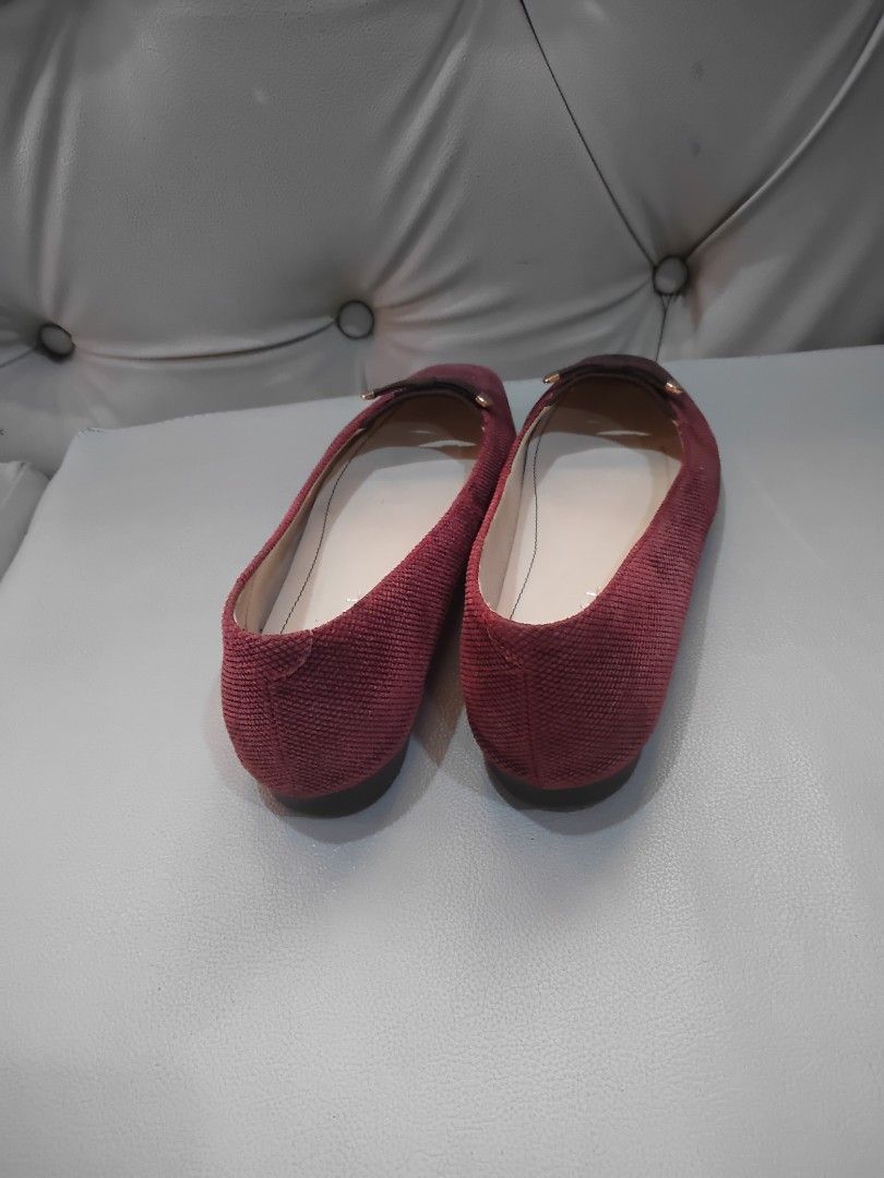Regal Burgundy Flats Size 23K (Category: Flats & Sandals) located in Manila. Submitted by hardtofindcollection (Listing ID 1440955081, Image 2). Description: - Brand: Regal - Color: Burgundy - Size: 23K - Style: Square toe flats - Detail: Small gold buckle - Material: Fabric - Comfort: Comfortable for everyday wear - Condition: Please check photos for details.