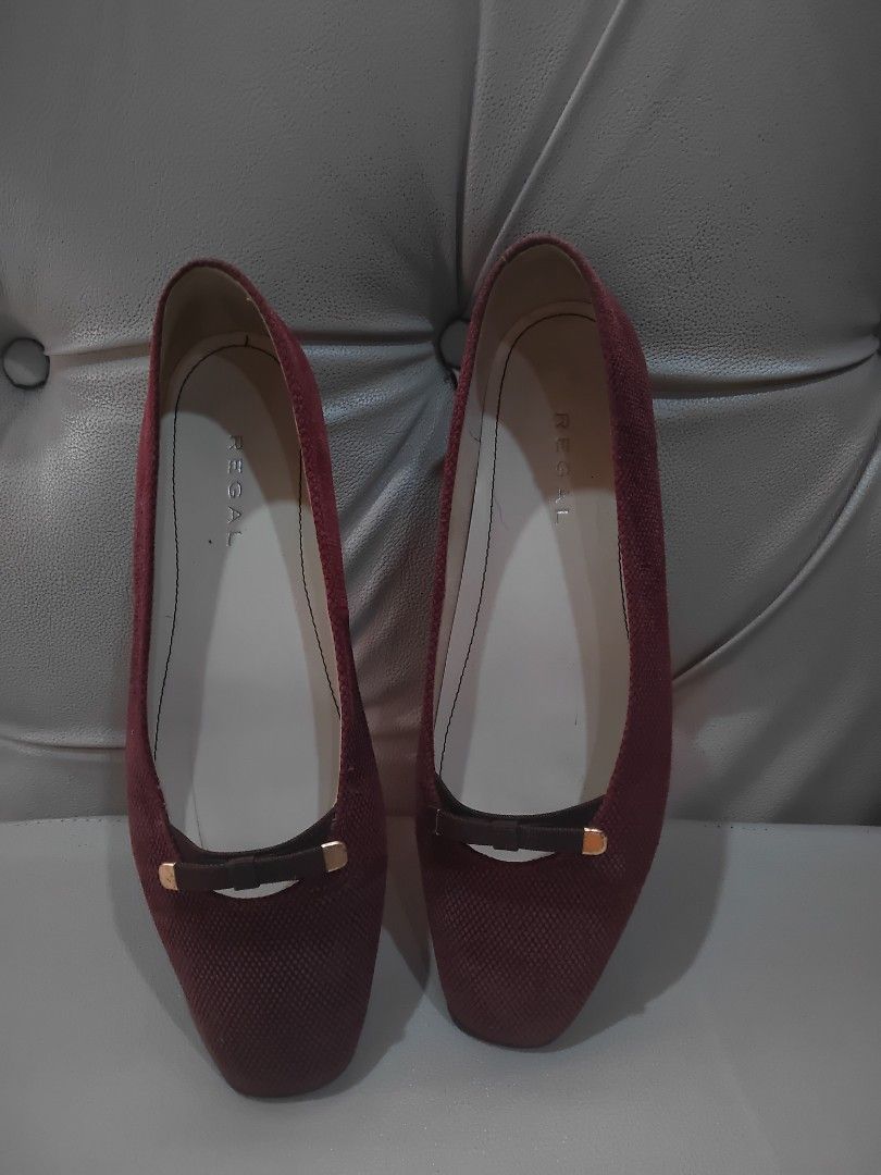 Regal Burgundy Flats Size 23K (Category: Flats & Sandals) located in Manila. Submitted by hardtofindcollection (Listing ID 1440955081, Image 1). Description: - Brand: Regal - Color: Burgundy - Size: 23K - Style: Square toe flats - Detail: Small gold buckle - Material: Fabric - Comfort: Comfortable for everyday wear - Condition: Please check photos for details.