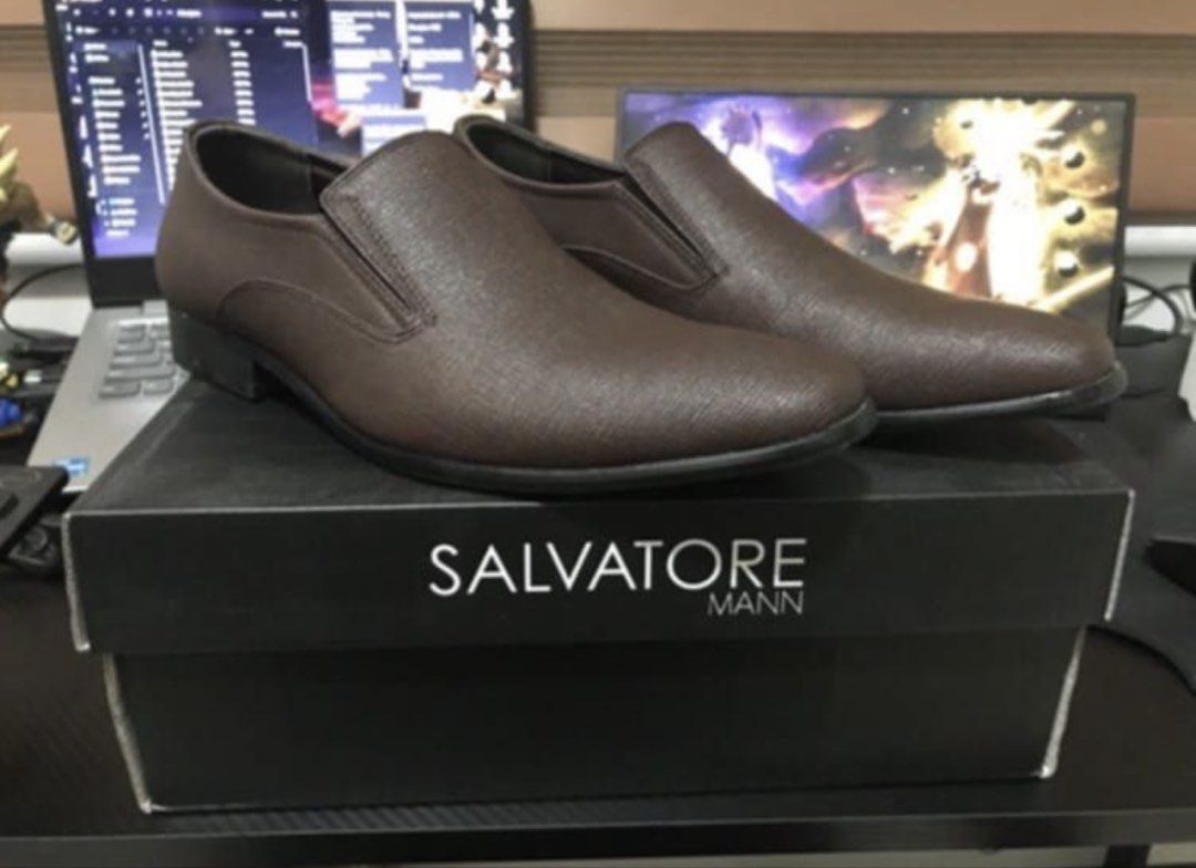 Salvatore Mann Shoes - Exort (Category: Dress Shoes) located in Rizal. Submitted by mochimmymolala (Listing ID 1440953336, Image 1). Description: Salvatore Mann Shoes Used only ONCE sa wedding Exort Size: US 9 / EU 42 / UK 8 Color: Brown.