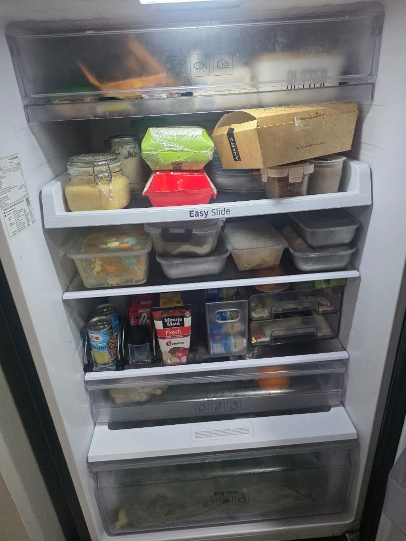 Samsung Refrigerator (Category: Refrigerators and Freezers) located in Manila. Submitted by kenchenfukang (Listing ID 1441066132, Image 1). Description: samsung refrigerator inverter 2 broken plastic parts working very well no issue at all rfs new ref pick up quiapo manila 10999.