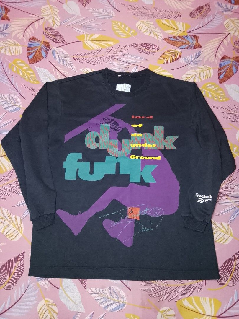 Shaquille O'neal x Reebok (Category: Coats, Jackets and Outerwear) located in Manila. Submitted by arn_thrifts (Listing ID 1441027786, Image 1). Description: SHAQUILLE X REEBOK 750+SF DIMES 23X29 ISSUE CUT NECK TAG 9/10 CONDITION.