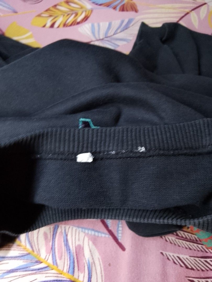Shaquille O'neal x Reebok (Category: Coats, Jackets and Outerwear) located in Manila. Submitted by arn_thrifts (Listing ID 1441027786, Image 3). Description: SHAQUILLE X REEBOK 750+SF DIMES 23X29 ISSUE CUT NECK TAG 9/10 CONDITION.