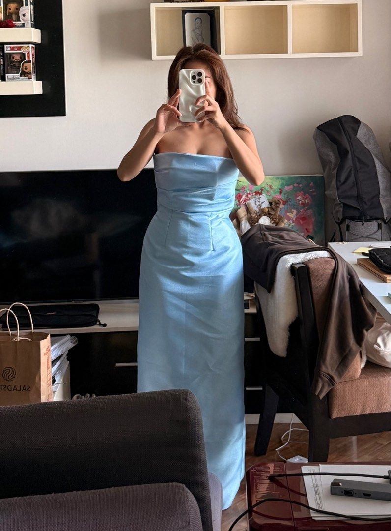Sky Blue dress with Detachable Bow (Category: Evening dresses & gowns) located in Taguig. Submitted by petitefrances (Listing ID 1441105287, Image 1). Description: - Sky Blue Gazaar - Waistline: 25-26 - Height: 5’1 - Never used.