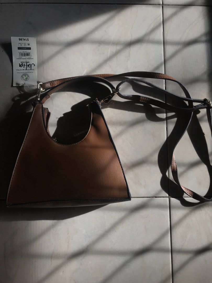 SMALL BAG (Category: Cross-body Bags) located in Davao. Submitted by fvrjuliaa (Listing ID 1441031635, Image 1). Description: Guidelines - [ ] Strictly payment first policy - [ ] Buyer should shoulder the shipping fee - [ ] NO COD (CASH ON DELIVERY) - [ ] NO CANCELLATIONS OF ORDERS - [ ] NO RETURN, REFUND, OR EXCHANGE Order details: MODE OF PAYMENT: G-cash only MODE OF DELIVERY: JNT (If around davao can meet up, but only add 30 php for the fare) 