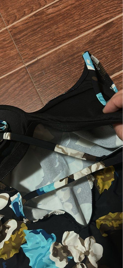 Sogo floral swimsuit in medium (Category: Bikinis & Swimsuits) located in Marikina City. Submitted by rctoby00 (Listing ID 1441077337, Image 3). Description: No label no sticker but unused. Floral, size is medium.