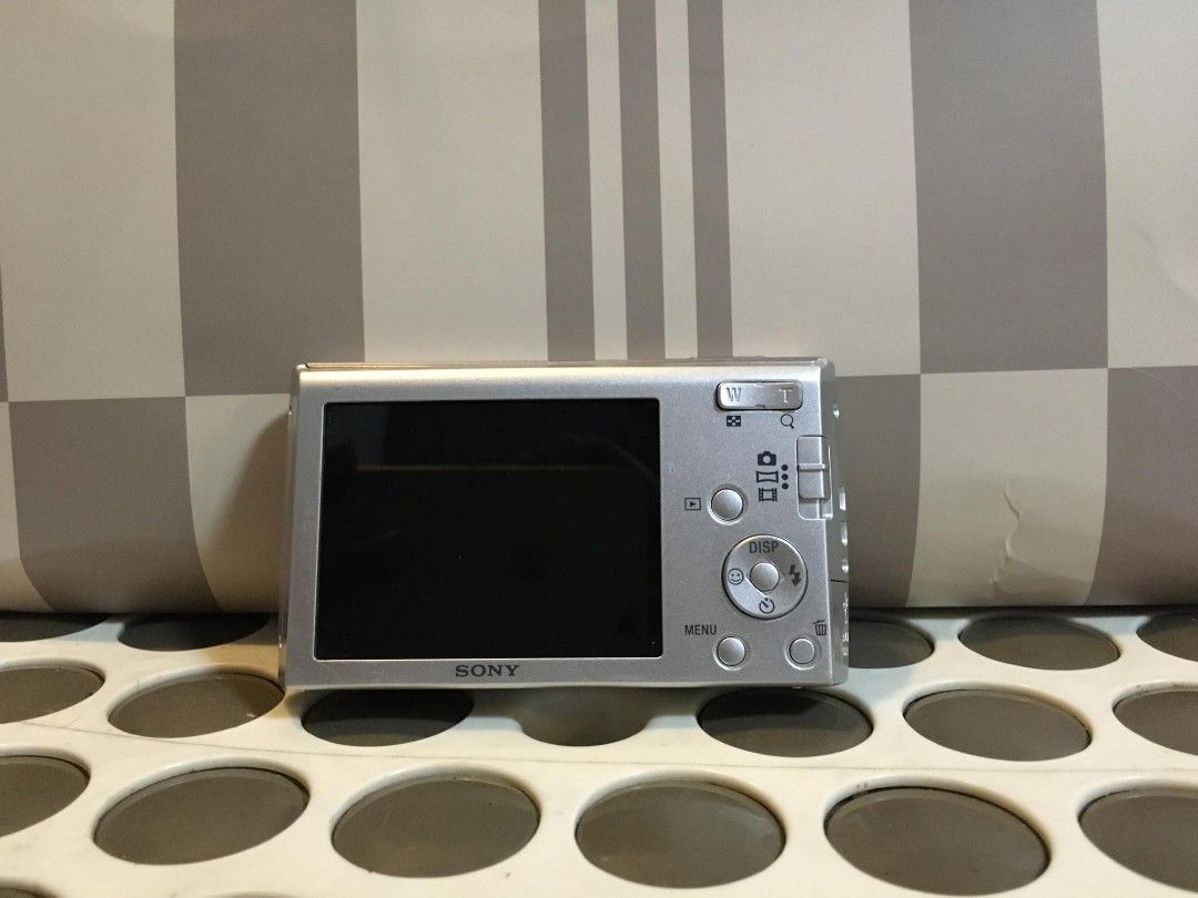 Sony Cybershot DSC W510 (Category: Cameras) located in Valenzuela. Submitted by melodypang41273 (Listing ID 1441093635, Image 2). Description: Sony Cybershot DSC-W510 ( SILVER ) - 5k • No Issue !!.