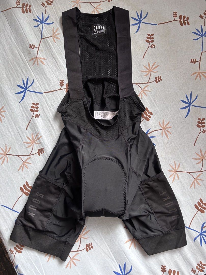 SOUKE CARGO CYCLING BIB SHORTS SMALL FITS MEDIUM (Category: Activewear) located in Quezon City. Submitted by adarpgaming (Listing ID 1433287286, Image 1). Description: BRANDNEW!! WITH POCKETS Small on tag Pickup or lalamove Kamias quezon city location.