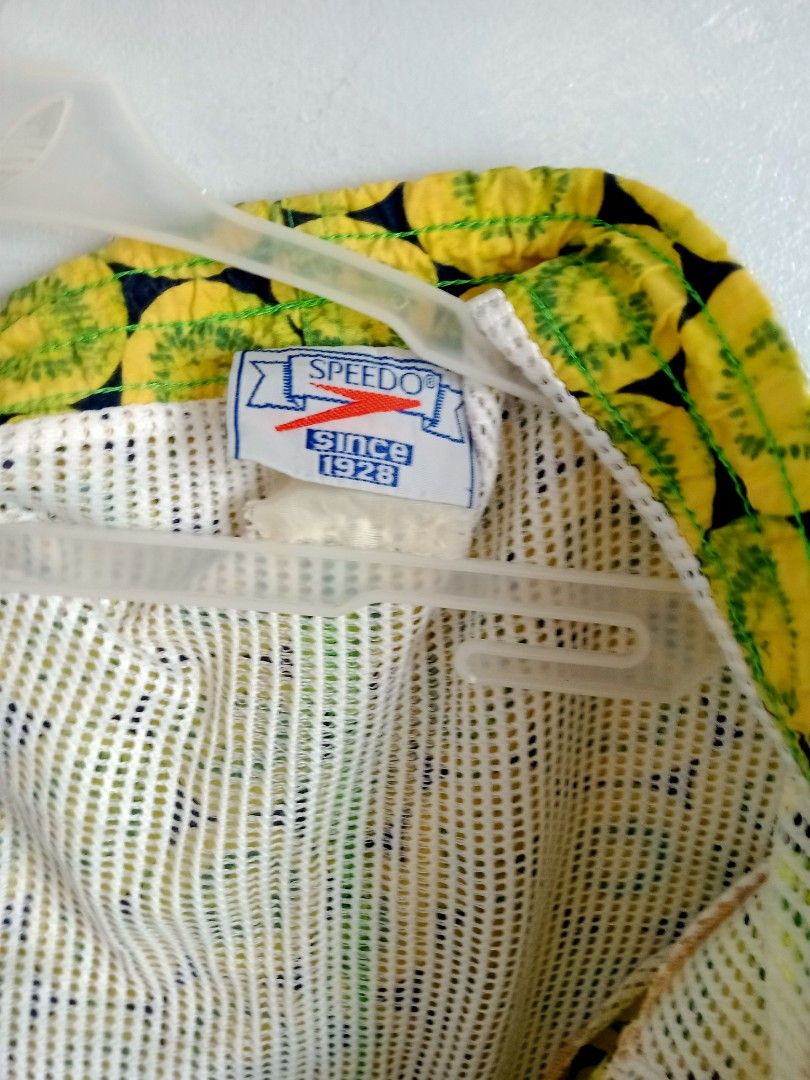 Speedo Yellow Kiwi Print Swim Trunks (Category: Swim Trunks & Board Shorts) located in Bacoor. Submitted by luxe1820 (Listing ID 1441001353, Image 3). Description: - Yellow Speedo swim trunks - Fun kiwi print - Built-in mesh lining - Elastic waistband - Ideal for beach or pool - Get ready for summer!.