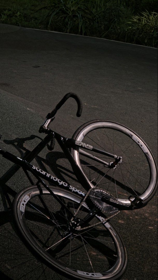 stanridge (Category: Parts & Accessories) located in Singapore. Submitted by gombaklegend (Listing ID 1441061726, Image 3). Description: looking for offers for my stanridge (40/50) no dents no dimples just pcs including : - enve fork - headset (will swap to chris king if the price is right) - seat clamp is integrated into the frame .