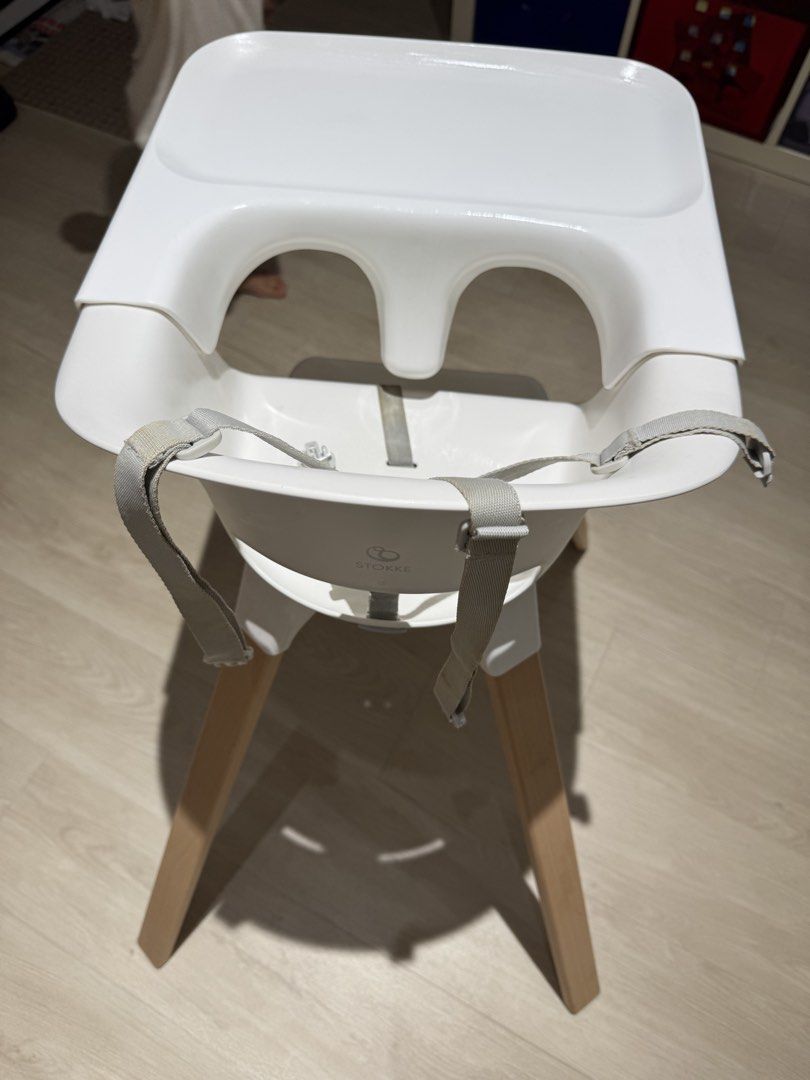 Stokke Clikk High Chair White (Category: Baby High Chairs) located in Singapore. Submitted by zelvitte586 (Listing ID 1441085686, Image 2). Description: Still in perfect condition other than the straps requiring a good wash .