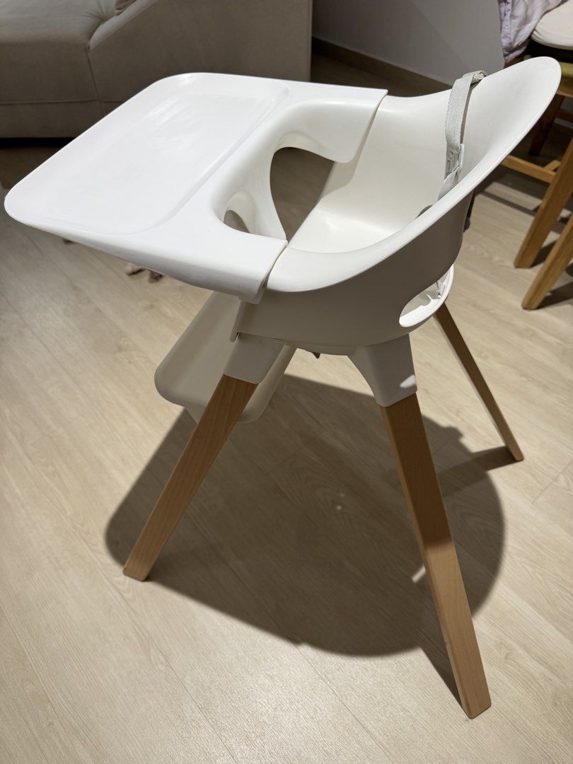 Stokke Clikk High Chair White (Category: Baby High Chairs) located in Singapore. Submitted by zelvitte586 (Listing ID 1441085686, Image 3). Description: Still in perfect condition other than the straps requiring a good wash .