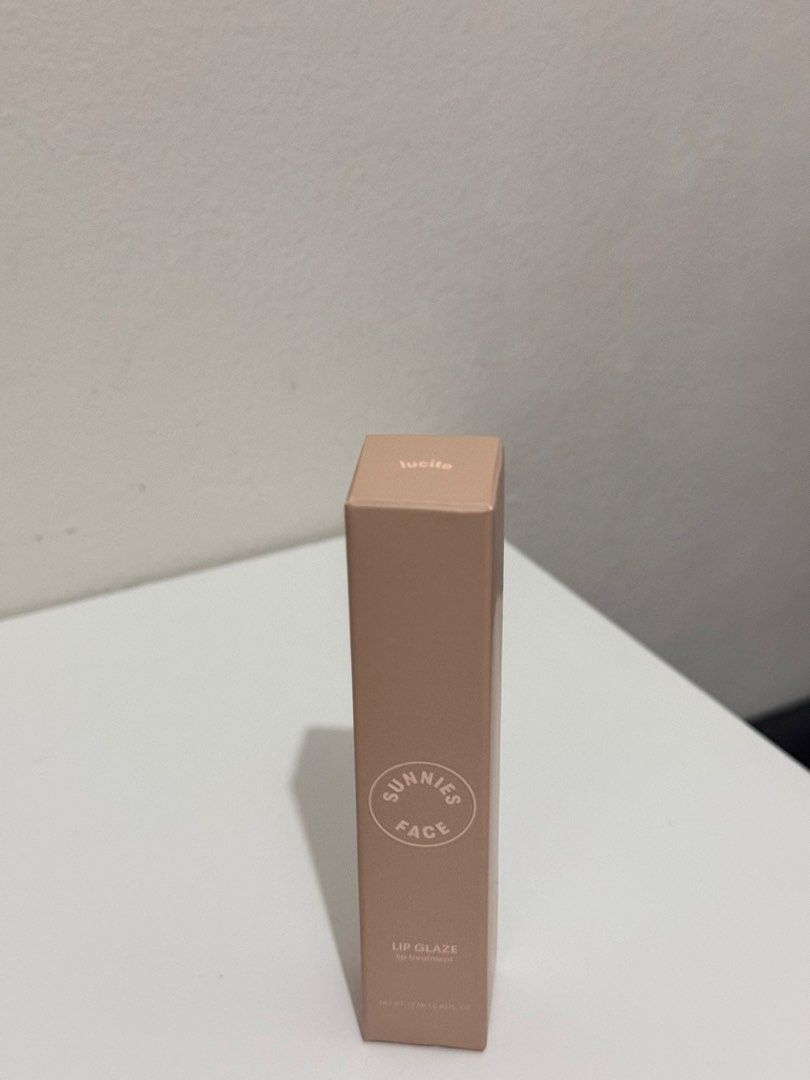 Sunnies Face Lip Glaze (Lucite) (Category: Makeup) located in Cavite. Submitted by mfcenv (Listing ID 1441133910, Image 2). Description: Sunnies Face Lip Glaze • Shade: Lucite • Authentic and brand new • Expiry Date: May 2028 MOP: Gcash/Maya/Bank Transfer Feel free to dm for more details 🤍.