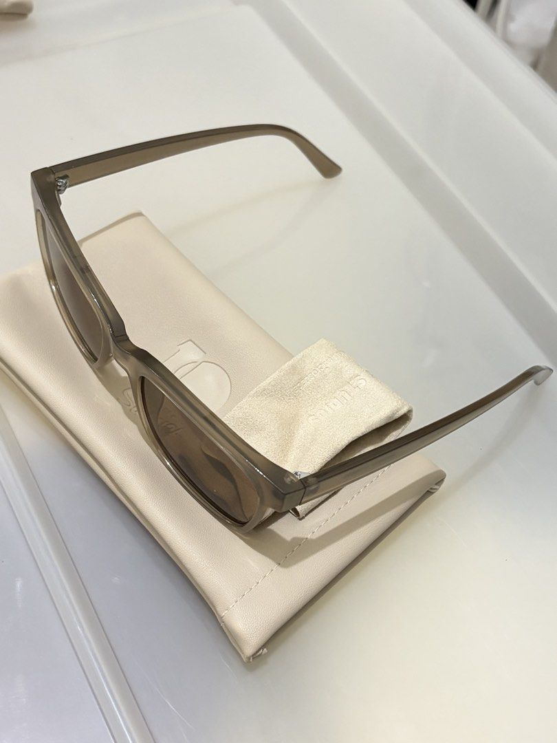 sunnies studios dean wide sunglasses (shale) (Category: Sunglasses & Eyewear) located in Mandaluyong City. Submitted by uhhri (Listing ID 1441108872, Image 2). Description: Unused! - Brand: Sunnies Studios - Model: Dean Wide - Color: Shale - Includes: Original pouch and cleaning cloth - Lens Width: 60mm - Bridge: 22mm - Temple Length: 143mm - Lens Feature: UV400 protection - Frame Material: Recycled polyester.