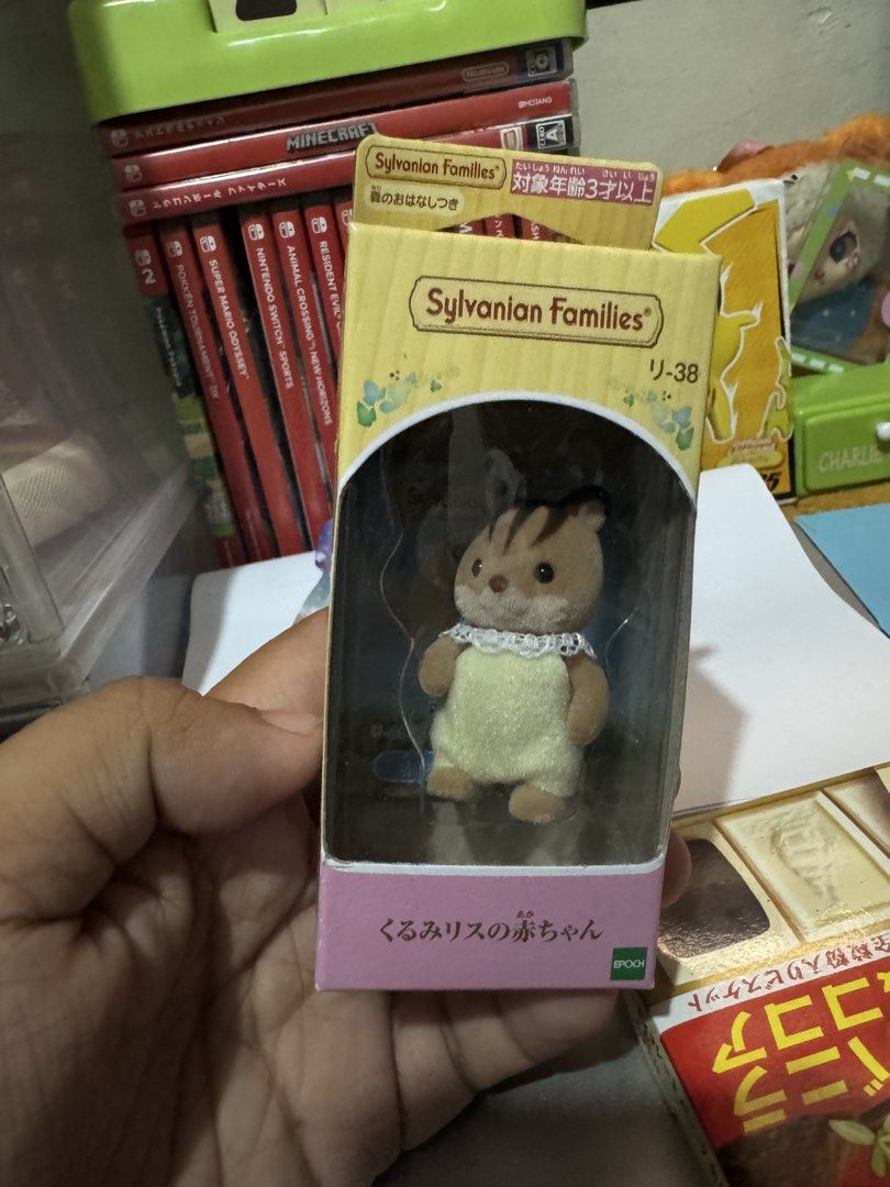 Sylvanian Families - Walnut Squirrel (Category: Figurines & Statues) located in Caloocan City. Submitted by dyubella (Listing ID 1440973191, Image 2). Description: .