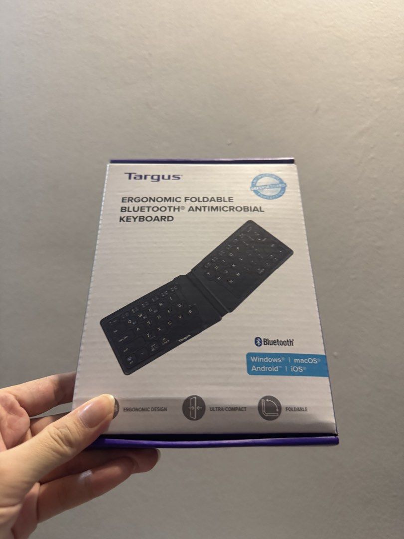 Targus Ergonomic Foldable Bluetooth Antimicrobial Keyboard469522339249541120