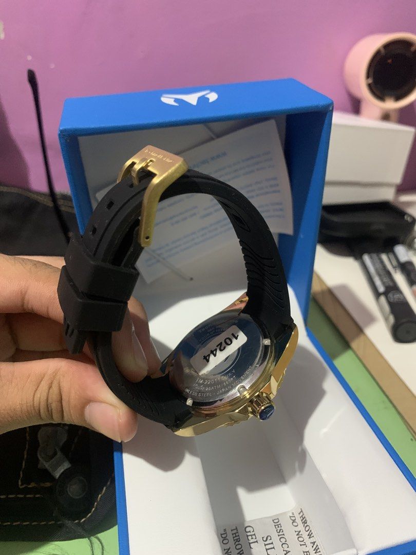 TechnoMarine TM-22015 Sea Manta (Category: Men's Watches) located in Manila. Submitted by oddriver.35237b (Listing ID 1441124947, Image 3). Description: - TechnoMarine Watch - Blue Dial with Gold Accents - Rotating Bezel - Black Rubber Strap - Original Box and Paperwork Included - Ideal for Diving and Everyday Wear - Ready for a New Owner.