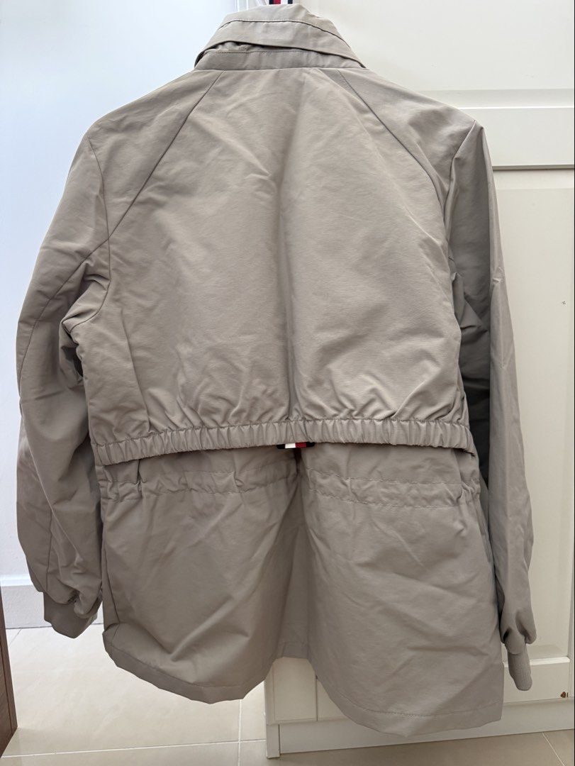 Tommy Hilfiger Jacket （分類：外套及戶外衣服）位於 Hong Kong。 由 lsm_2020 提交（商品編號 1440964967，圖片 2）。簡介： 已剪牌 只在家中試穿過一次。