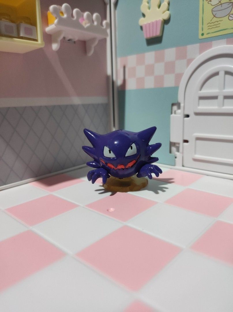 TOMY Pokemon Figure - Haunter (Category: Figurines & Statues) located in Taguig. Submitted by lilrootshop (Listing ID 1441132303, Image 1). Description: ***Crossposted*** Price: 3,500 AUTHENTIC (Repainted) Pass sa lowballers! First to pay basis. No COD. For item reservation, a down payment of 50% or 100 pesos (whichever is less) is required. Down payment is non-refundable. One month reservation only. Location: Taguig (near BGC) MOP: GCash / GoTym