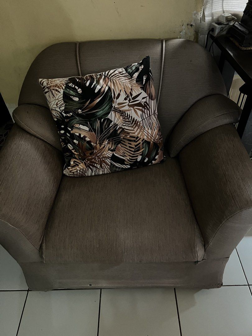 Sofa set leather brown (Category: Sofas) located in Quezon City. Submitted by sjlsrolling (Listing ID 1441014996, Image 2). Description: - 2 set sofa chair - Vibrant tropical leaf print - Adds a pop of green to your decor - Ideal for jungle or botanical themes - Approx. Bigget sofa measures in inches 57x37 While small is 29x31 - Covers only (inserts not included).
