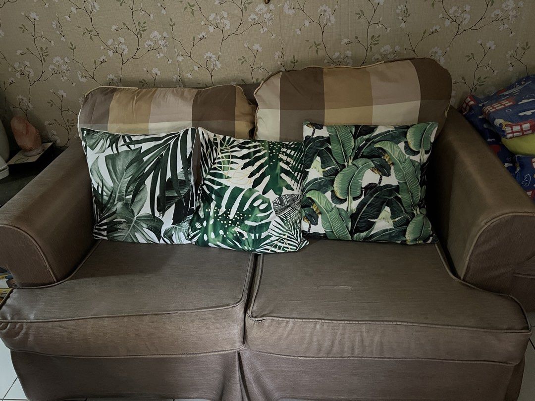 Sofa set leather brown (Category: Sofas) located in Quezon City. Submitted by sjlsrolling (Listing ID 1441014996, Image 1). Description: - 2 set sofa chair - Vibrant tropical leaf print - Adds a pop of green to your decor - Ideal for jungle or botanical themes - Approx. Bigget sofa measures in inches 57x37 While small is 29x31 - Covers only (inserts not included).