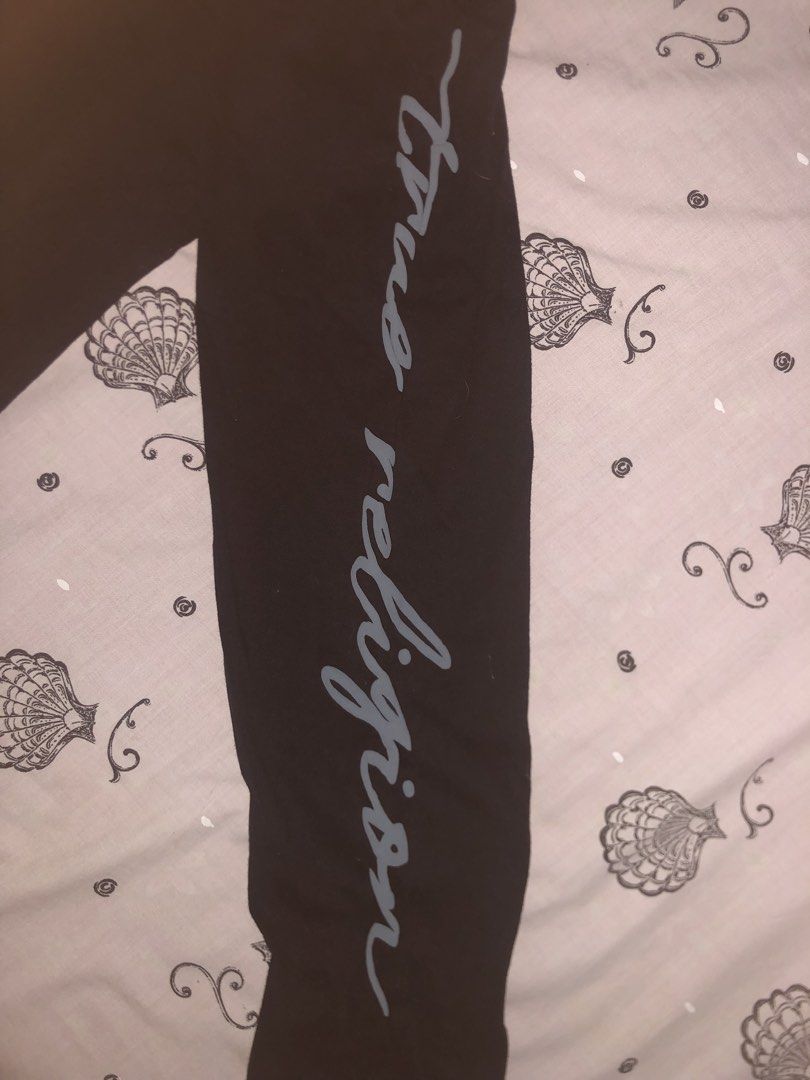 True Religion men's long-sleeve (Category: Coats, Jackets and Outerwear) located in Manila. Submitted by andreiya (Listing ID 1441006678, Image 2). Description: .
