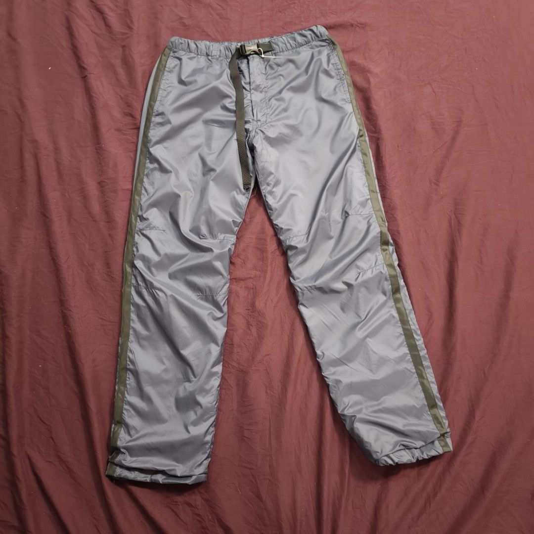Uniqlo heat tech track pants (Category: Joggers) located in Bayombong. Submitted by easyflip_04 (Listing ID 1441054465, Image 1). Description: w 30-32 L-38 leg opening -8. 5.