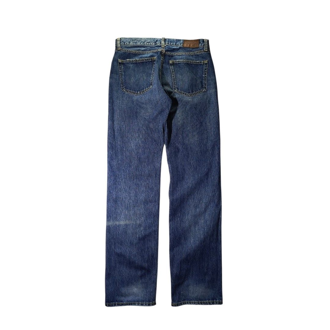 UNIQLO Regular Fit Straight Denim Pants (Category: Jeans) located in Manila. Submitted by deftzy (Listing ID 1441111933, Image 2). Description: Excellent condition No issue 📐 Measurements (inches) Waist: 32" Length: 42" Leg hole: 8" UNIQLO 057703.